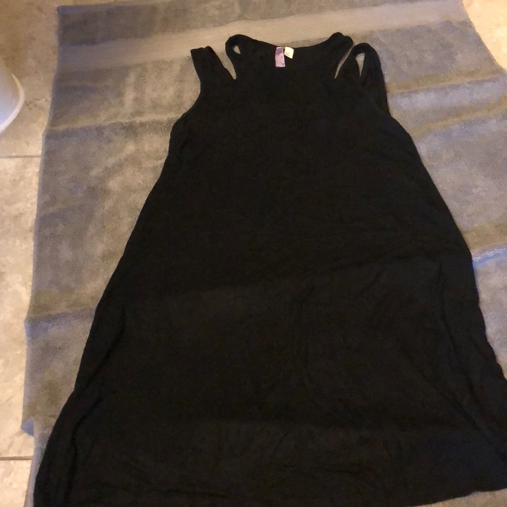 Flowey little black dress